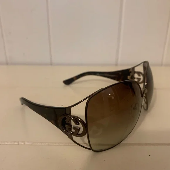 Gucci | Accessories | Gucci Oversized Sunglasses Brown  display picture 3